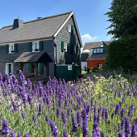 Wohnen Im Gruenen - Direkt Am Jakobsweg * Overath